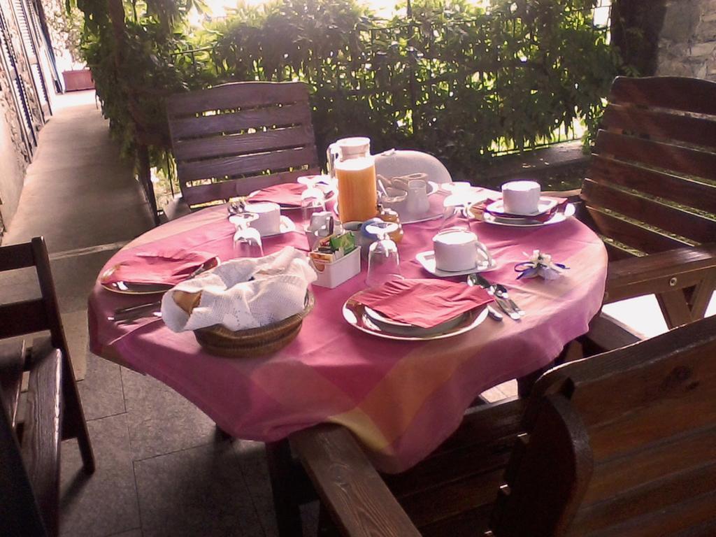 Il Glicine Bed & Breakfast Zimone ภายนอก รูปภาพ