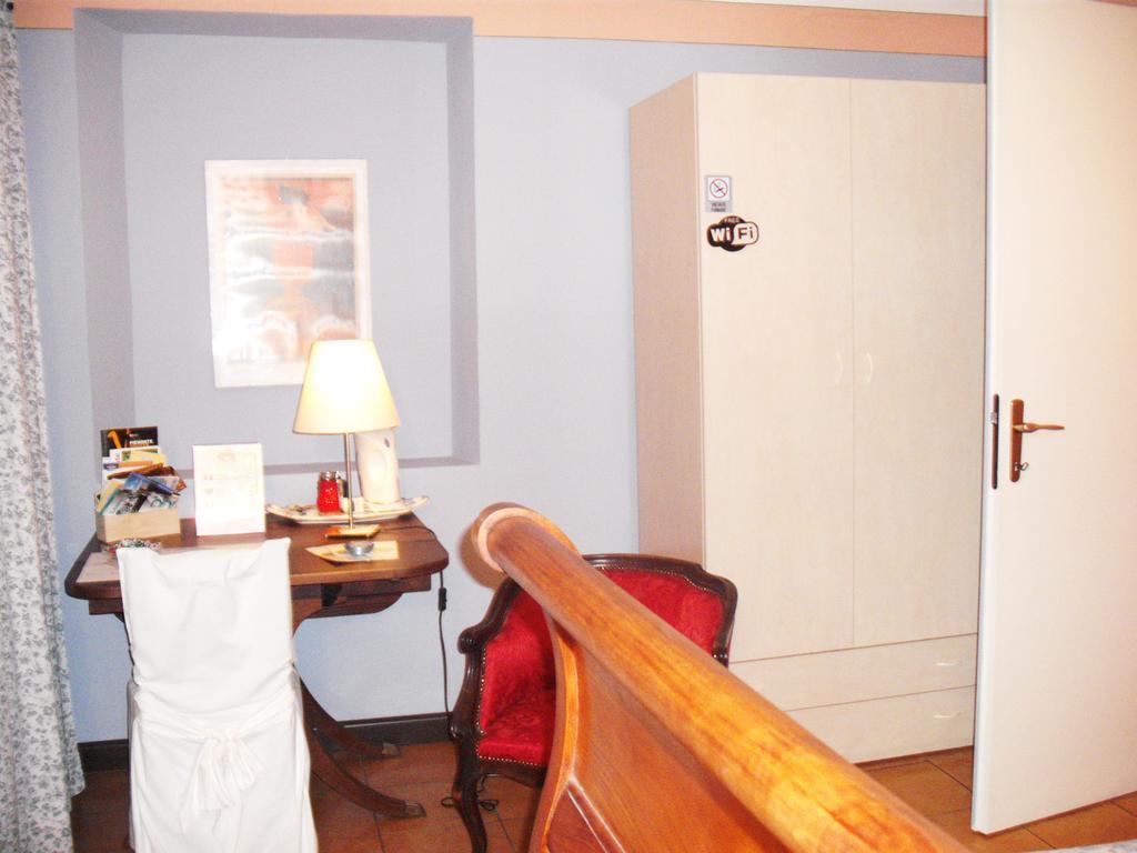 Il Glicine Bed & Breakfast Zimone ภายนอก รูปภาพ